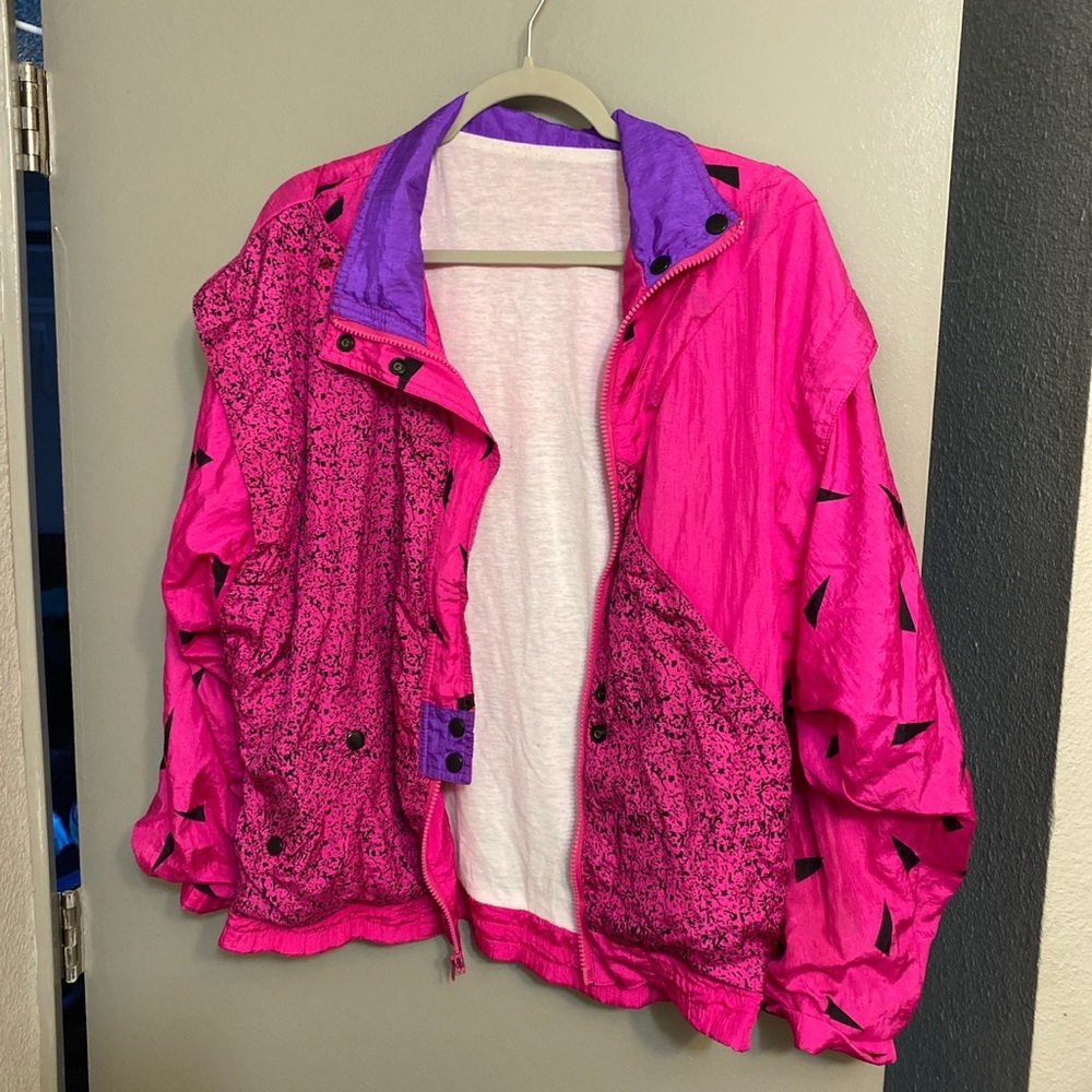 Retro geometric windbreaker